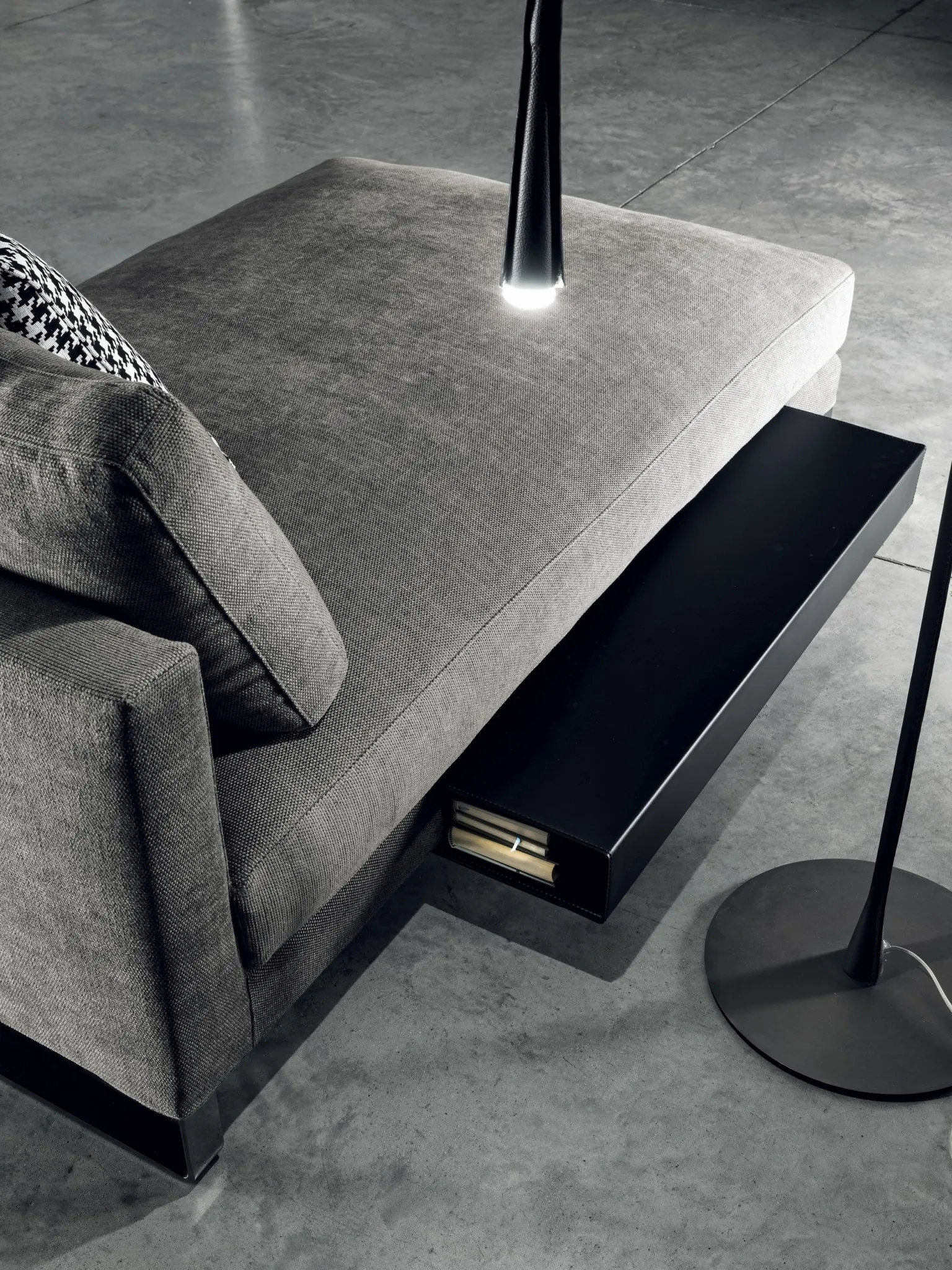 Meroni & Colzani Accademia, a second view of the sofa