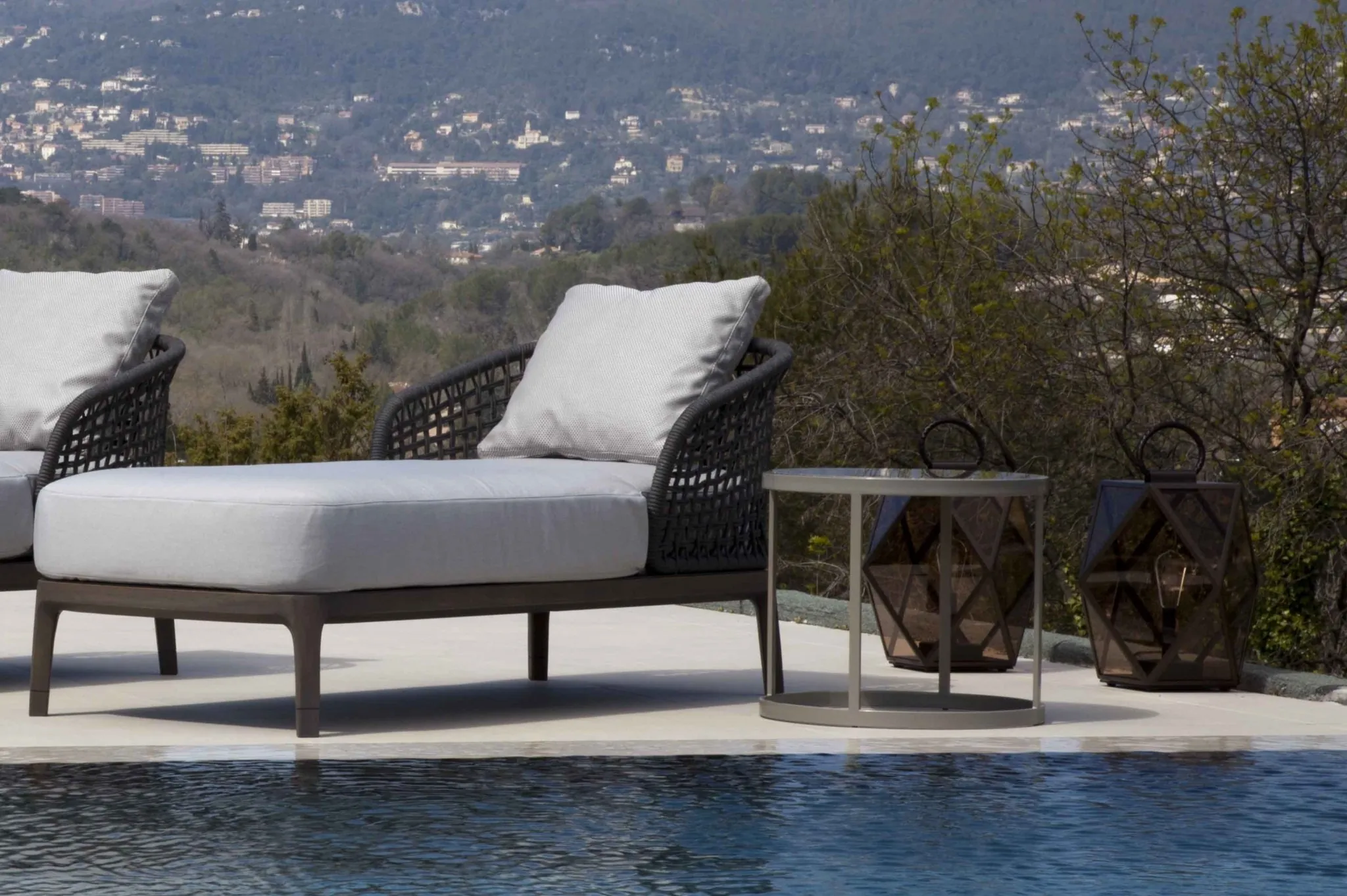 Meroni & Colzani Axum, coffee table, photographed outdoors