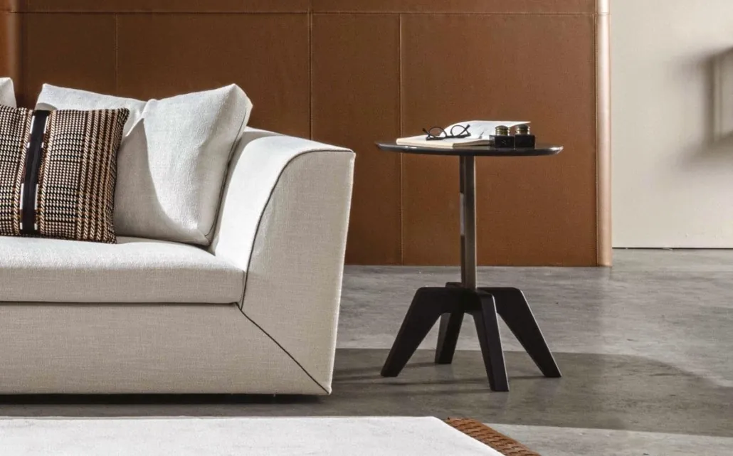Meroni & Colzani Bigli, a second view of the coffee table