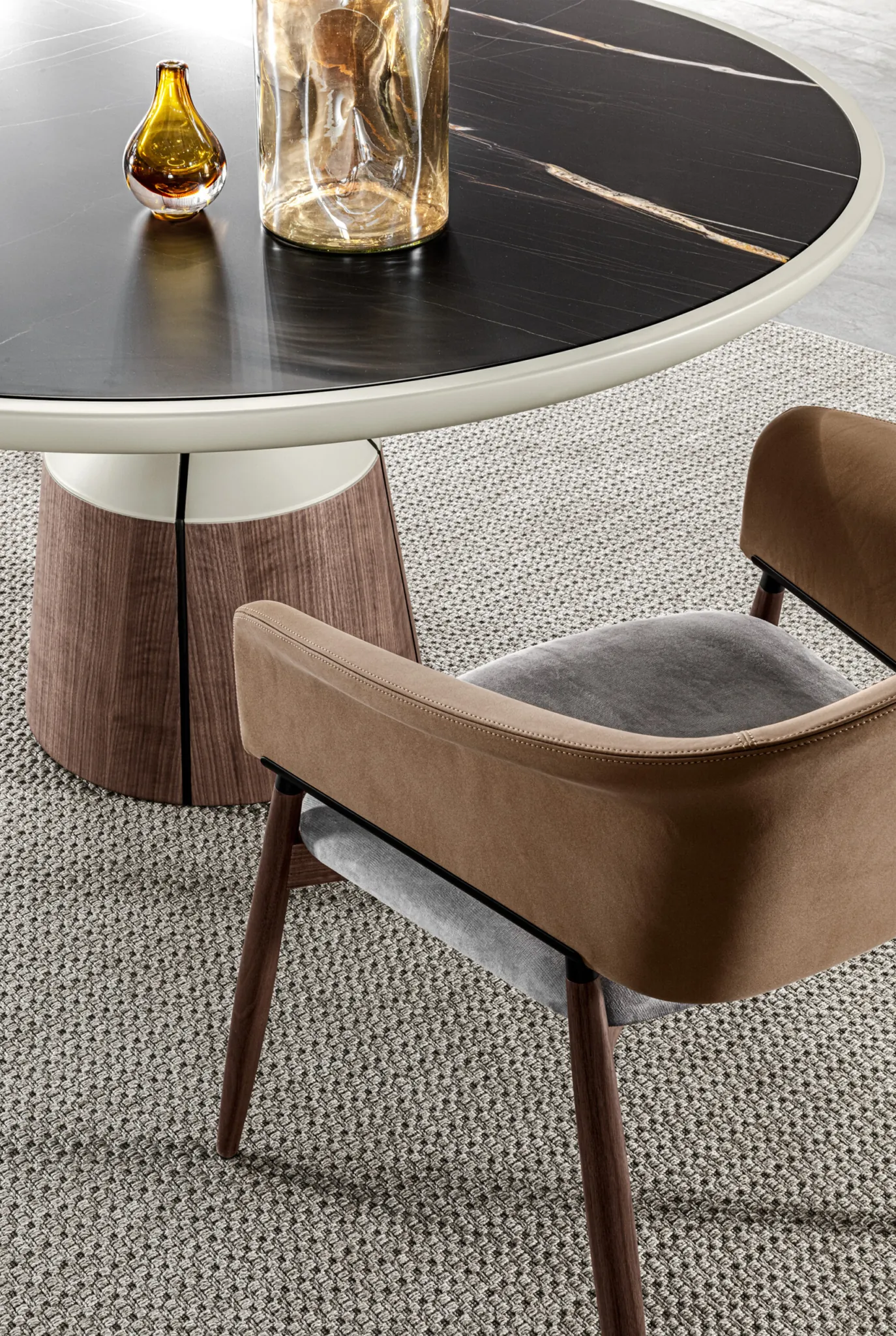 Meroni & Colzani Canazei, a second view of the table