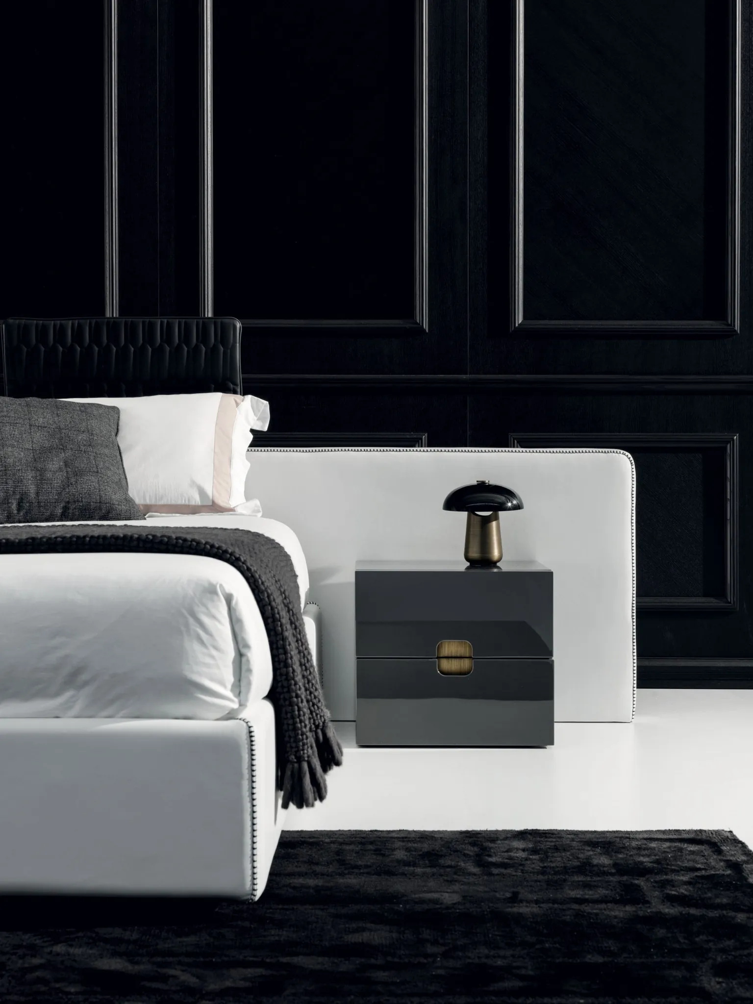 Meroni & Colzani Cassiodoro, a second view of the night table
