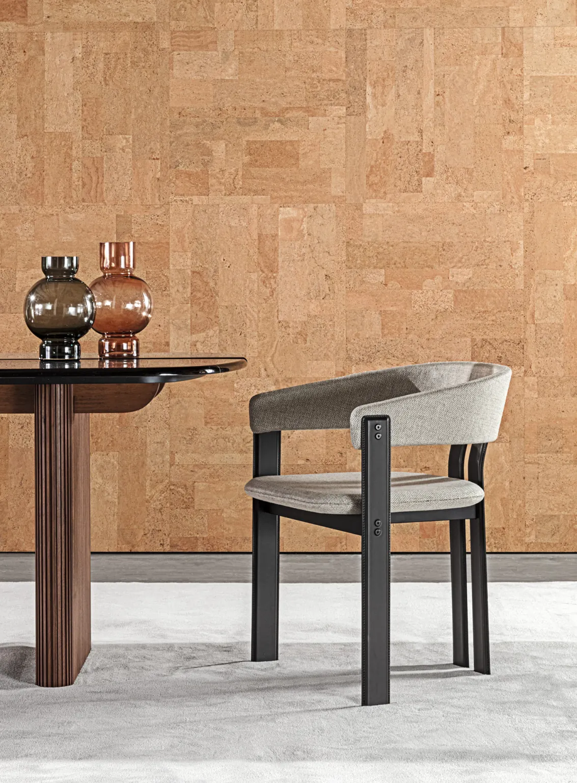 Meroni & Colzani Igea, a second view of the chair