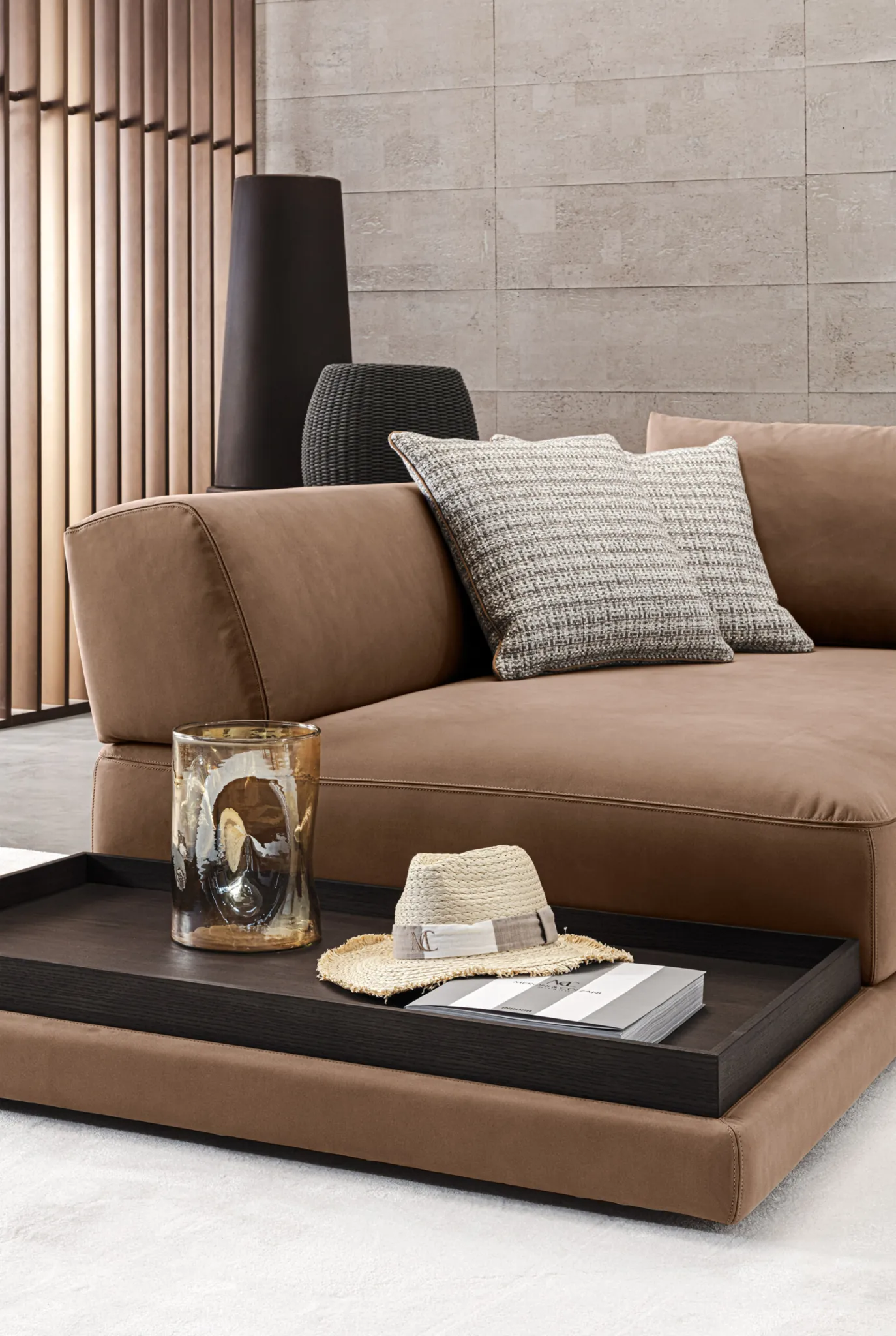 Meroni & Colzani Mediterraneo, a second view of the sofa