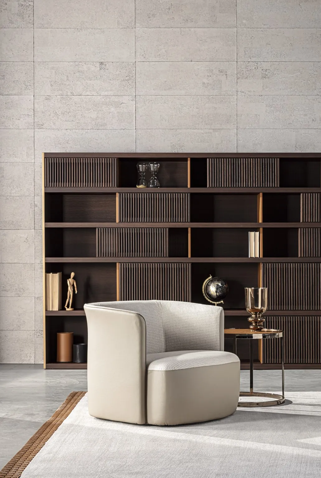 Meroni & Colzani Olbia, a second view of the armchair
