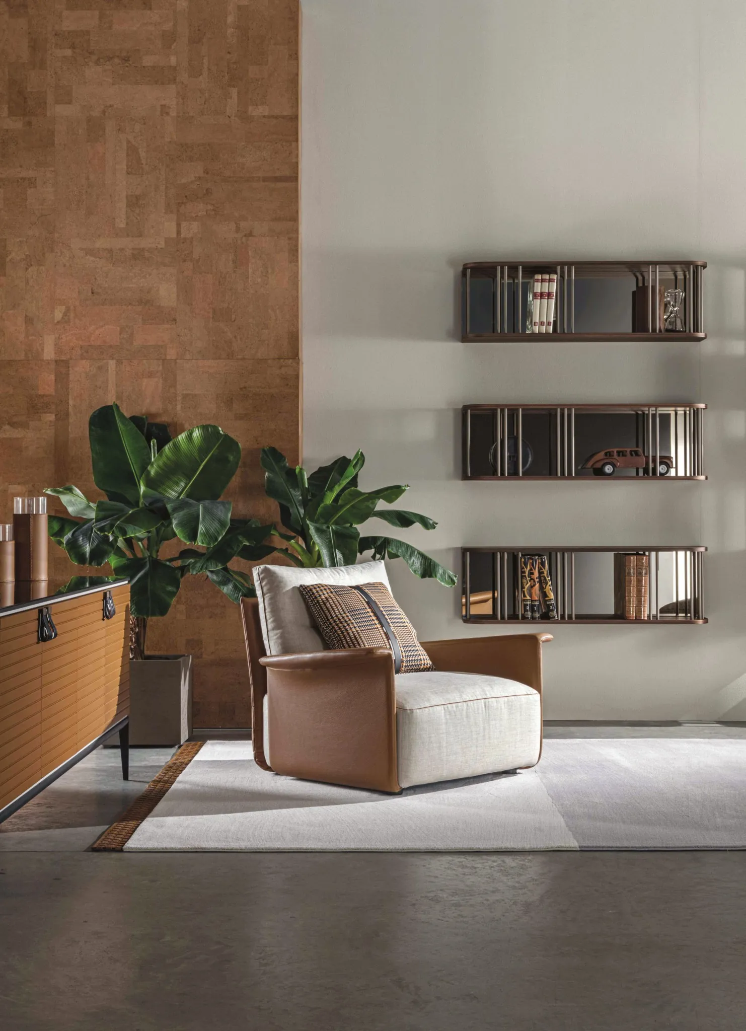 Meroni & Colzani Pantelleria, a second view of the armchair