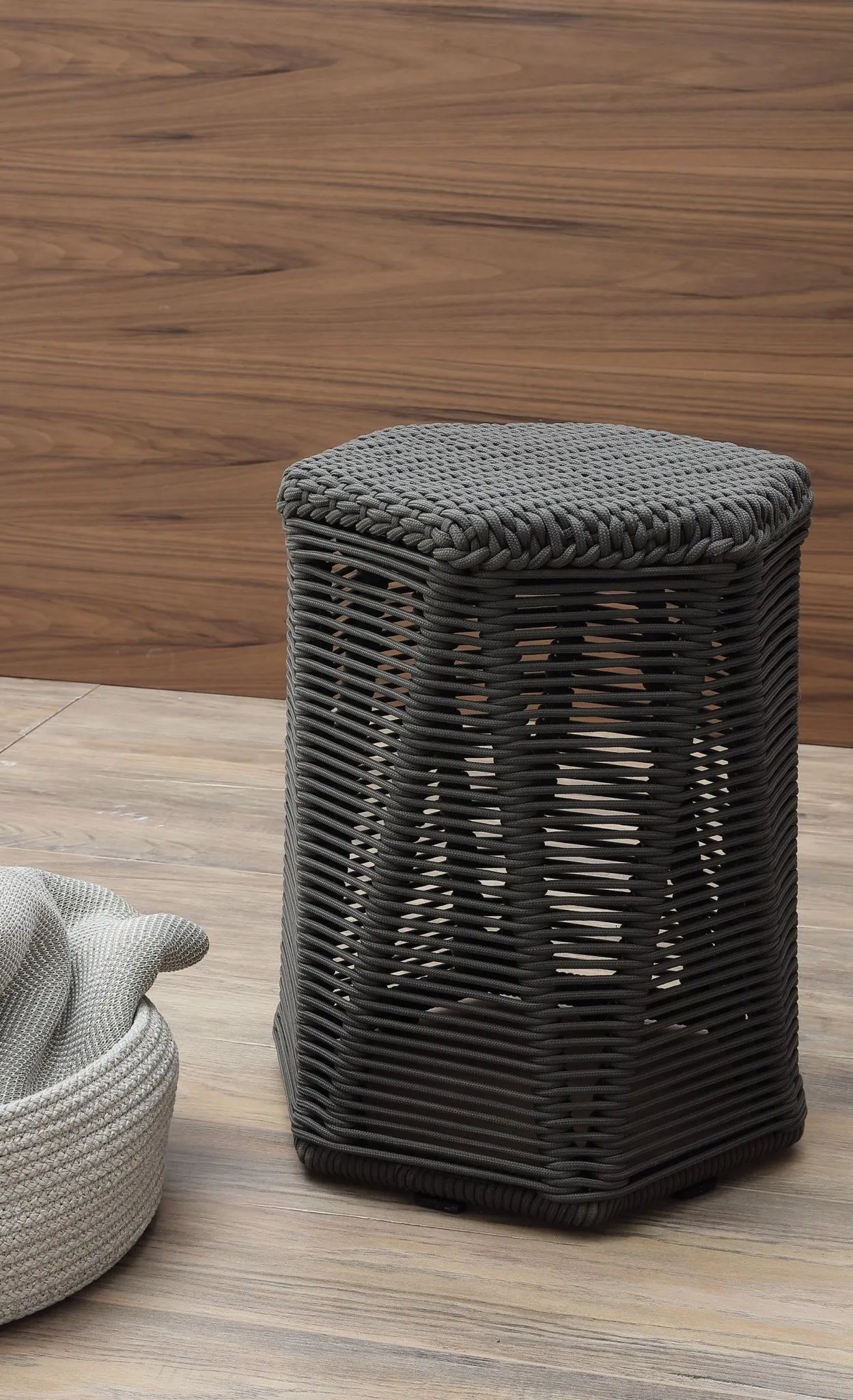 Meroni & Colzani Salina, a second view of the coffee table