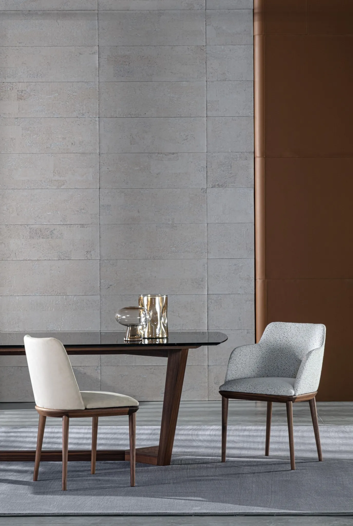 Meroni & Colzani Siracusa, a second view of the chair