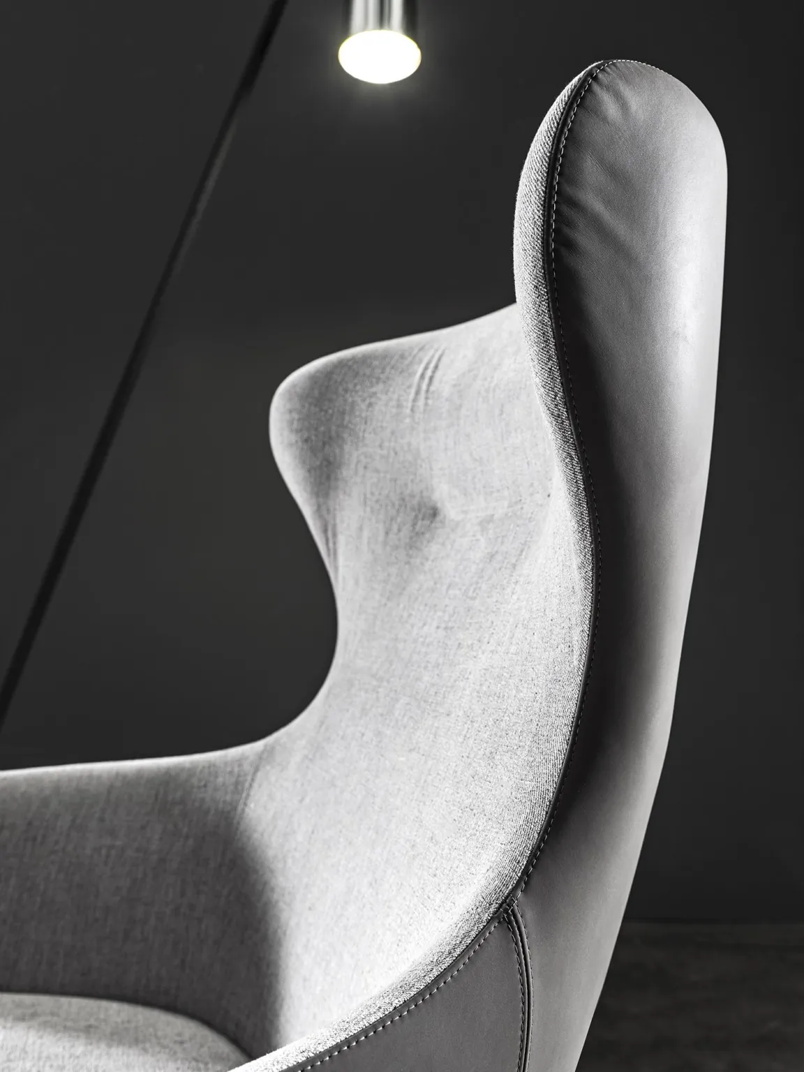 Meroni & Colzani Taormina, a second view of the armchair